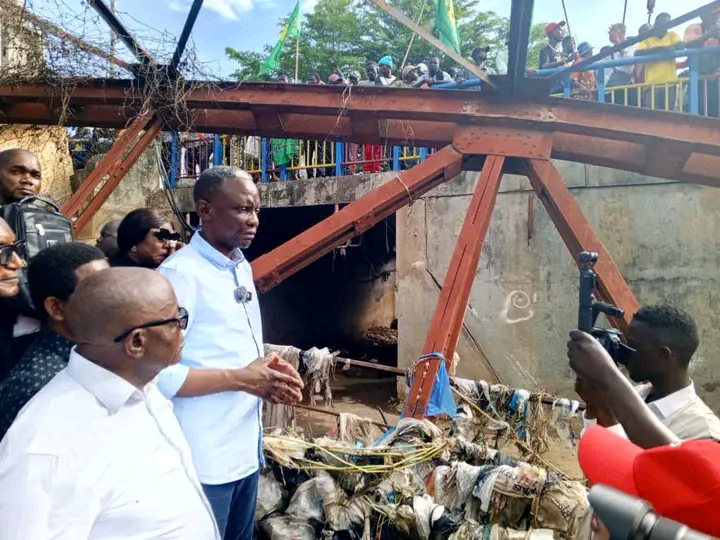 RDC : John Banza Lunda dépêché à Boma pour évaluer les dégâts et apporter la réponse du gouvernement suite à l’effondrement du Pont ville